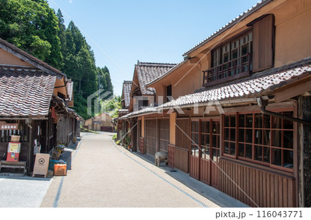 吹屋ふるさと村 青空と美しい重伝建の町並み 吹屋ふるさと村 青空と美しい重伝建の町並み 116043771
