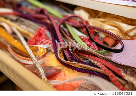 和ダンスの中の着物や帯や小物 和ダンスの中の着物や帯や小物 116047021