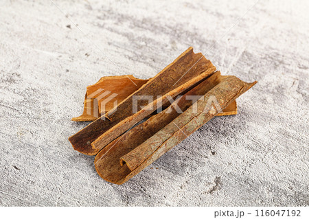 Natural wild organic cinnamon aroma 116047192