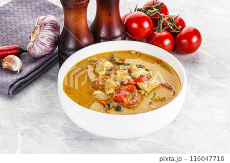 Traditional yellow Thai curry with chicken 116047718