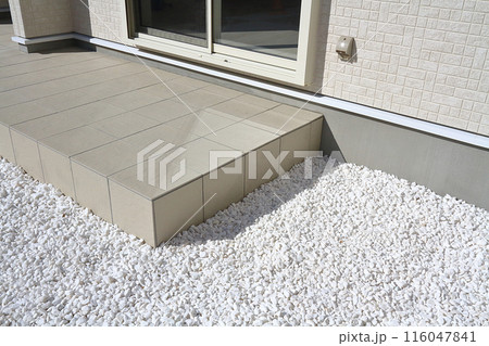 住宅の防犯砂利 116047841