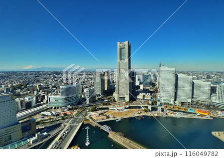 横浜みなとみらいと富士山 116049782