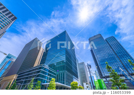 日本の東京都市景観 東京海上日動ビルディング解体工事などを望む。新丸ビルなどが一望に 日本の東京都市景観 東京海上日動ビルディング解体工事などを望む。新丸ビルなどが一望に 116053399