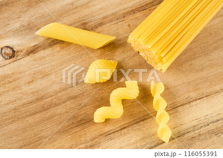 さまざまな種類のパスタの集合写真 さまざまな種類のパスタの集合写真 116055391