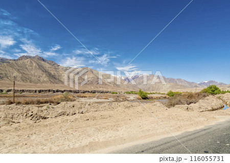 インド・ラダック地方 インダス川とザンスカール山脈 / Ladakh, India 116055731