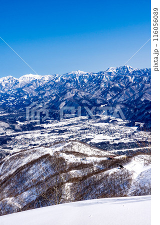 長野県白馬村　北アルプスの小遠見山　雪山登山　妙高山と高妻山 116056089