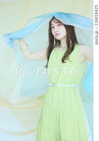 夏の女性ポートレート 116058425