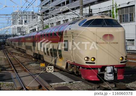 285系3000番台 寝台特急サンライズ瀬戸・出雲 横浜駅の写真素材