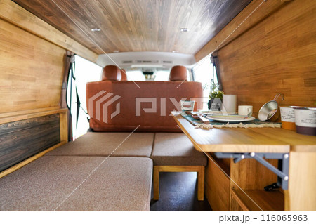 キャンピングカーの内装 116065963