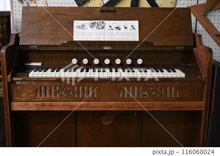 昭和の時代のリードオルガン 116068024
