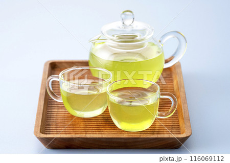 冷たい緑茶 116069112