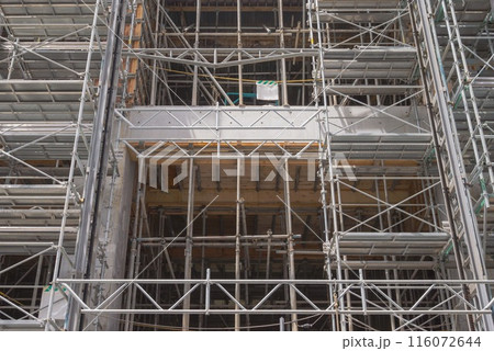 建設現場の足場と型枠支保工 116072644