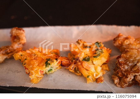 オーブンで揚げ物の温め直し オーブンで揚げ物の温め直し 116075094