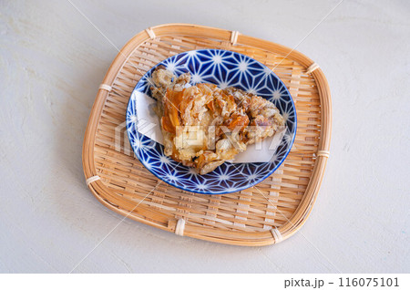 秋の味覚　舞茸の天ぷら 116075101