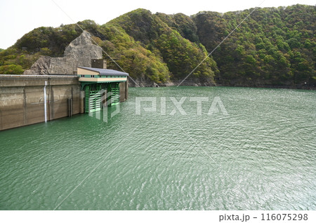 満水の錦秋湖 満水の錦秋湖 116075298