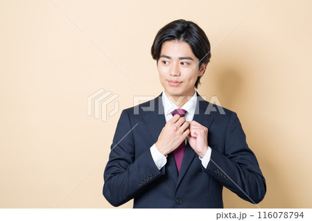若いビジネスマンのポートレート 116078794