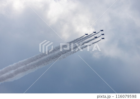 ブルーインパルスの航空ショー ブルーインパルスの航空ショー 116079598