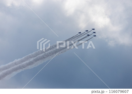 ブルーインパルスの航空ショー ブルーインパルスの航空ショー 116079607