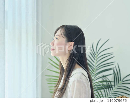 リラックスする女性 116079676
