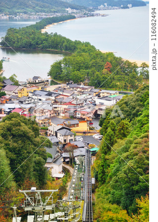 天橋立ビューランドのモノレールから見た天橋立 飛龍観と紅葉(京都府宮津市) 天橋立ビューランドのモノレールから見た天橋立 飛龍観と紅葉(京都府宮津市) 116082494