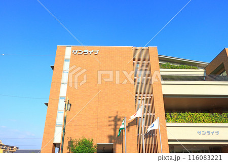 愛知県みよし市、みよし市図書館学習交流プラザの風景 116083221