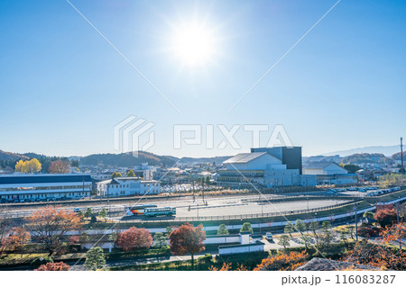 白河小峰城跡から望む白河市立図書館　白河文化交流館コミネス 116083287