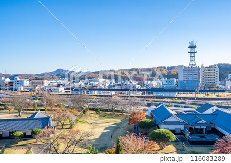 白河小峰城跡から望む白河駅 116083289