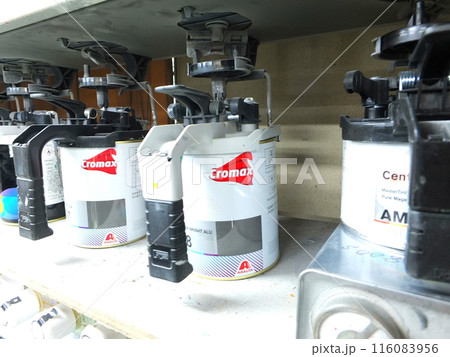 自動車鈑金塗装の色調合ブース07 116083956