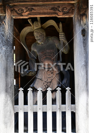 木造の金剛力士・阿形（あぎょう） 116085391