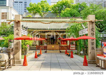 大阪市北区曾根崎　露天神社（お初天神：「曽根崎心中」ゆかりの地）　拝殿 116086029