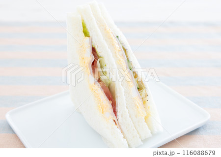 おいしいハムたまご野菜サンド おいしいハムたまご野菜サンド 116088679