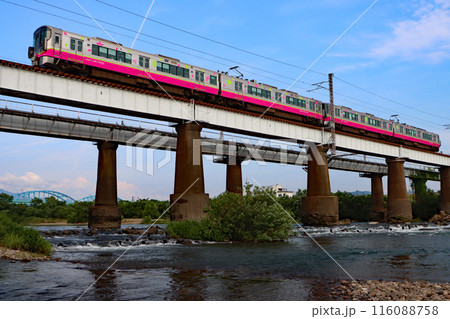 ハピラインふくい ハピライン色同士の4両編成 九頭竜川橋梁ローアングル　HF07編成 116088758