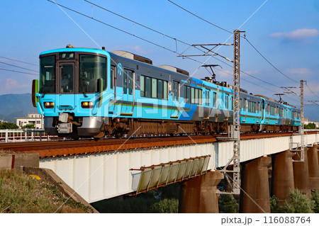 IRいしかわ鉄道 IR色同士の4両編成　九頭竜川　IR10編成 116088764