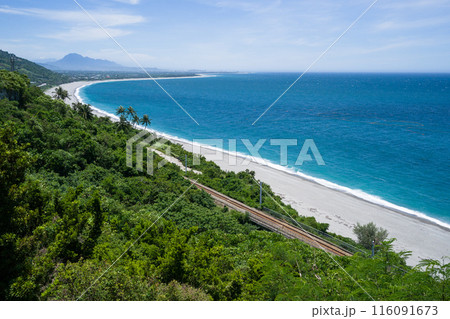 台湾の南廻線の太麻里の絶景　海沿いの線路 116091673