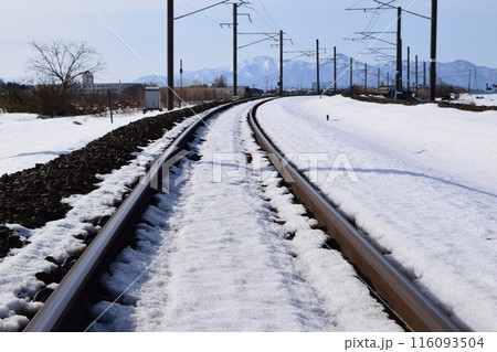 雪国の鉄道線路 羽越本線 116093504