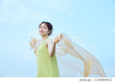 夏の女性ポートレート 116094052