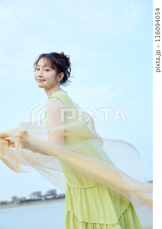 夏の女性ポートレート 116094054