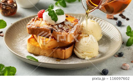 アイスが乗ったフレンチトースト2 アイスが乗ったフレンチトースト2 116097602