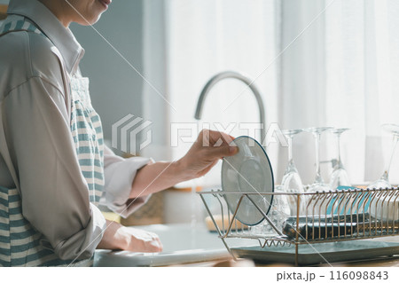 a forty-something woman 116098843
