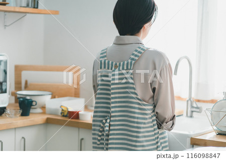 a forty-something woman 116098847