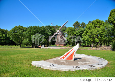 《愛知県》名古屋市名城公園にある日時計 《愛知県》名古屋市名城公園にある日時計 116099742