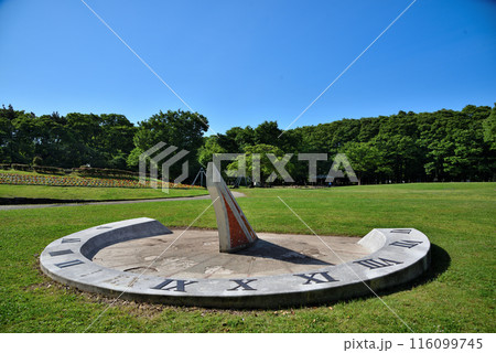 《愛知県》名古屋市名城公園にある日時計 116099745