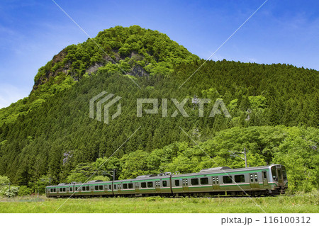 初夏の仙山線を走るE721系 116100312