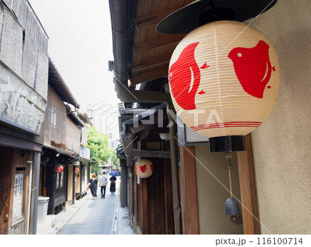 先斗町の街並み　京都府 116100714