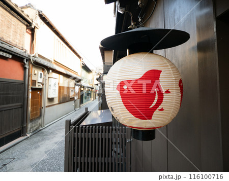 先斗町の街並み　京都府 116100716