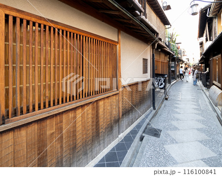 先斗町の街並み　京都府 116100841