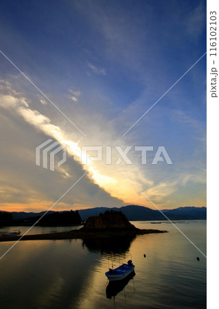 夕暮れ時に浮かび上がる 大芝島のモンサンミシェル 116102103