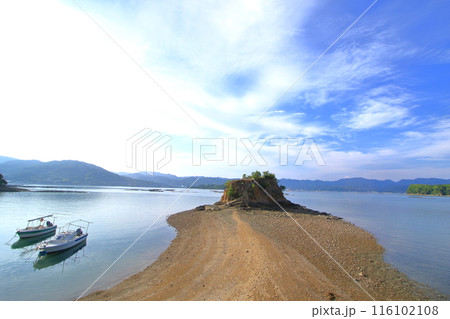 引き潮で陸続きになった 大芝島のモンサンミシェル 116102108