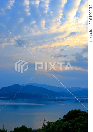 夕暮れ時の大芝島から望む三津口湾 夕暮れ時の大芝島から望む三津口湾 116102139