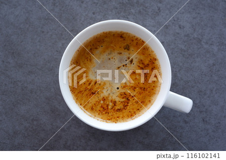 牛乳をたっぷり入れたコーヒーのカフェ・ラッテ 牛乳をたっぷり入れたコーヒーのカフェ・ラッテ 116102141